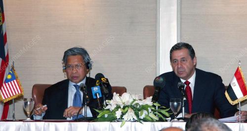 MUSTAPA MOHAMAD