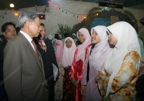 MUSTAPA MOHAMAD