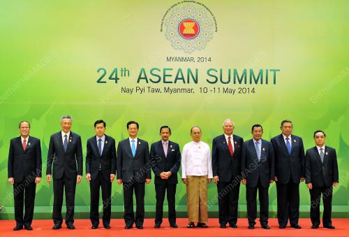 MYM02_11052014_SUMMIT