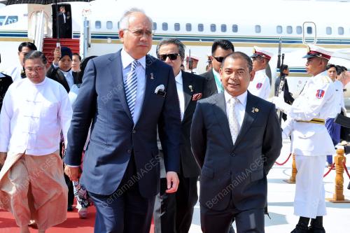 MYM03_28032012_PM_MYANMAR