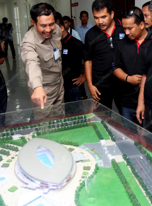 MYR02_26092013_PUSAT_AKUATIK