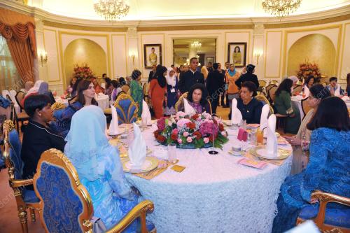 NBOS44_16082016_ISTERI