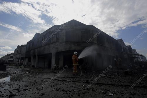 KEBAKARAN RUMAH KEDAI DI SEREMBAN SELATAN