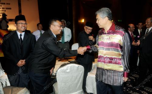 NS01_01112012_ZAHID_NAIM