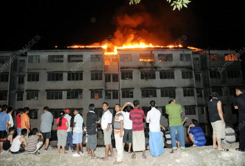 NS01_02022012_FLAT_TERBAKAR