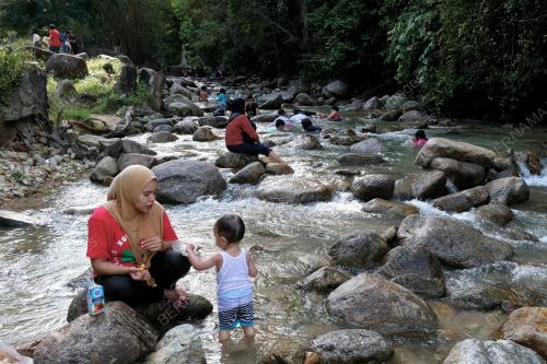 PUSAT REKREASI HUTAN LIPUR ULU BENDUL