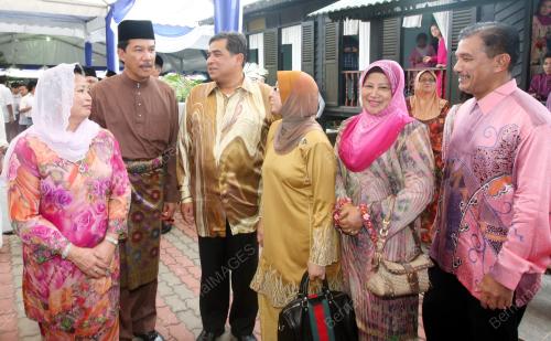 RUMAH TERBUKA