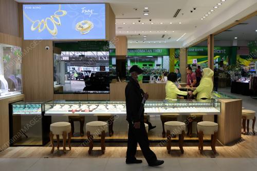 ROMPAKAN KEDAI EMAS