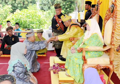 NS01_04042016_ISTIADAT_MENYALANG