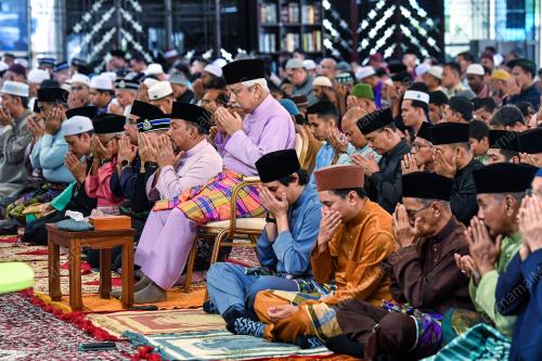 TUANKU MUHRIZ TUANKU MUNAWIR