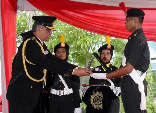 DATUK SERI ABU KASSIM MOHAMED