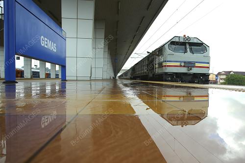 TINJAUAN DI STESEN KERETAPI TANAH MELAYU BERHAD (KTMB) GEMAS