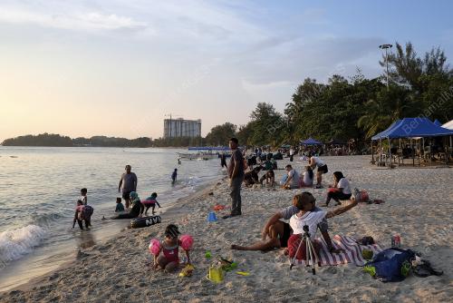 PEMANDANGAN WAKTU MATAHARI TERBENAM DI PORT DICKSON