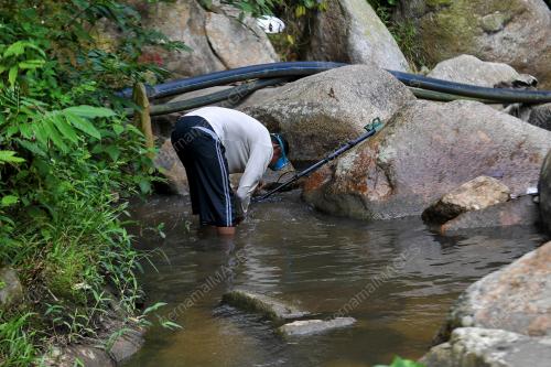 SUNGAI MAHANG, NILAI DICEMARI SAMPAH