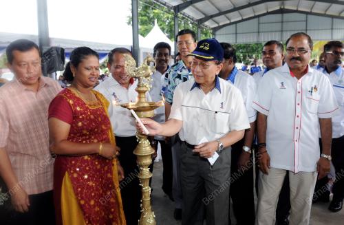 NS01_05112012_RAIS_DEEPAVALI
