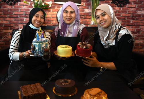 USAHAWAN KEK