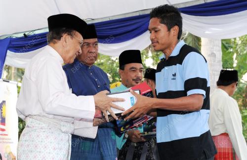 DATUK SERI DR RAIS YATIM