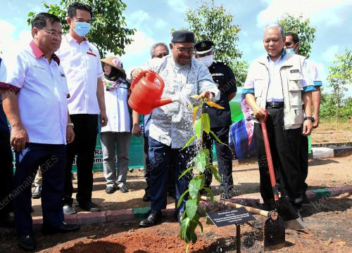 DATUK DR MOHD KHAIRUDDIN AMAN RAZALI