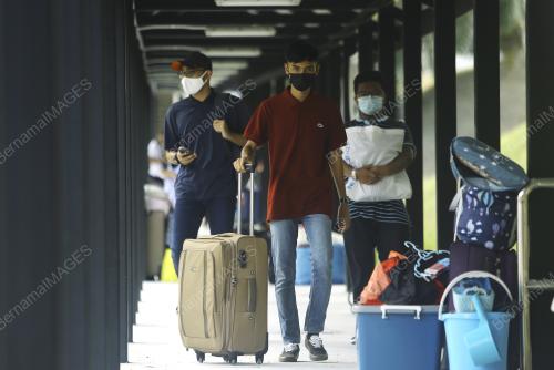 PELAJAR BERCUTI SEMPENA HARI RAYA AIDILFITRI