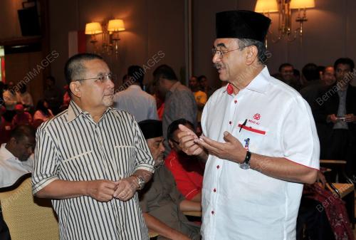 NS01_08102013_UMNO_CALON