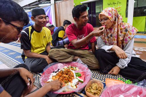 IFTAR JUADAH MAKAN DALAM TALAM