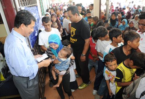 NS01_10082012_DUIT_RAYA