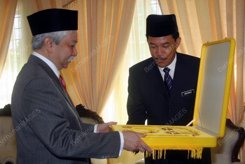 TUANKU MUHRIZ IBNI TUANKU MUNAWIR