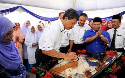 NS01_11032016_MOHAMAD_SEKOLAH