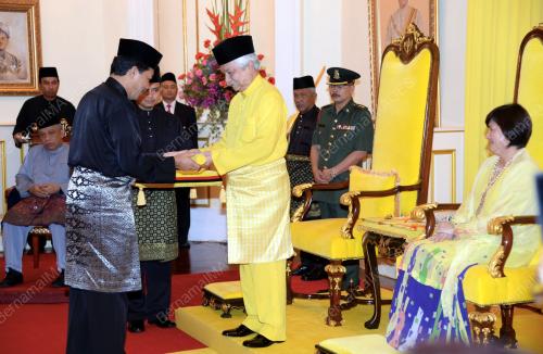 NS01_11052013_ANGKAT_SUMPAH