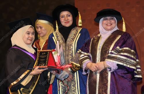 DATUK RUBIAH WANG