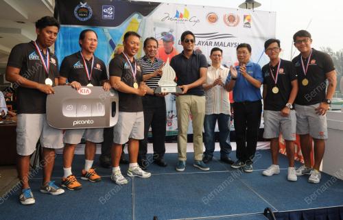 NS01_12102014_KHAIRY