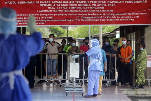 SARINGAN KESIHATAN COVID-19 DI PASAR AWAM AMPANGAN
