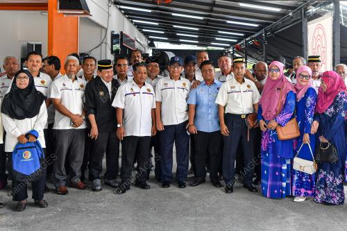 DATUK ADNAN AHMAD