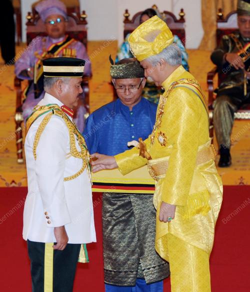 NS01_14012013_TUANKU_MUHRIZ