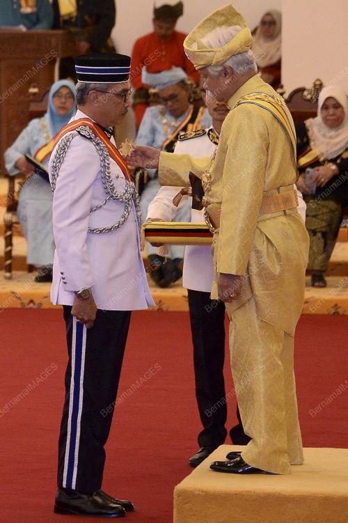 TUANKU MUHRIZ TUANKU MUNAWIR