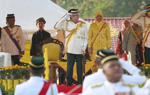 TUANKU MUHRIZ TUANKU MUNAWIR 