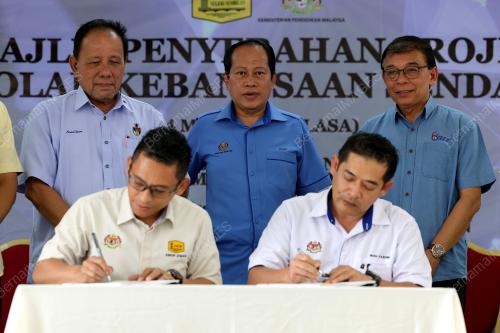 DATUK SERI AHMAD MASLAN