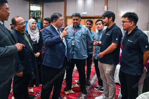 TAN SRI DR JOHARI ABDUL