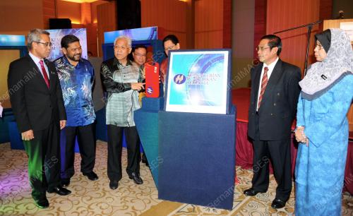 NS01_14102014_KONVENSYEN_GURU