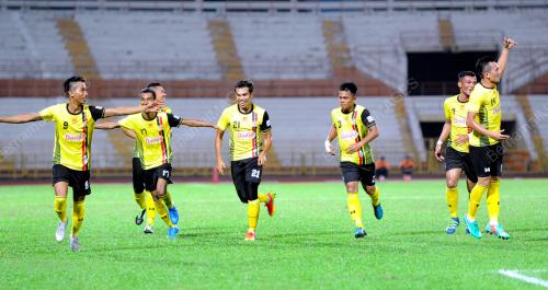 NS01_15102016_PIALA_AGONG