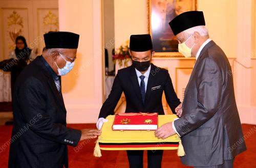 TUANKU MUHRIZ TUANKU MUNAWIR