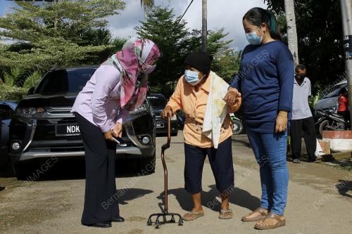 VAKSIN COVID-19 WARGA EMAS ORANG ASLI