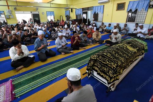 NS01_17042018_NAPSIAH-OMAR