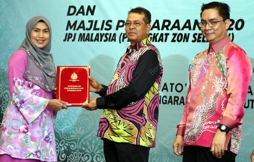 DATUK SERI SHAHARUDDIN KHALID