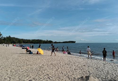 PANTAI PORT DICKSON TUMPUAN PENGUNJUNG