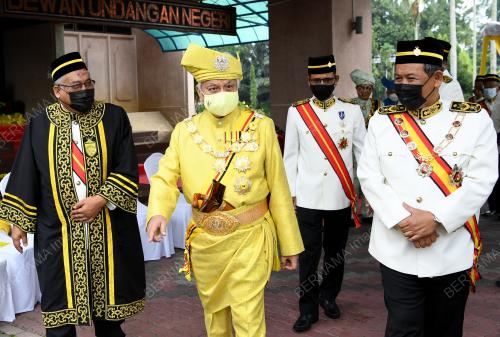 TUANKU MUHRIZ TUANKU MUNAWIR