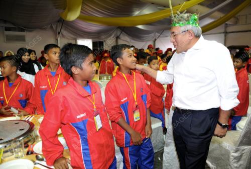 NS01_18112015_MADHZIR_MURID