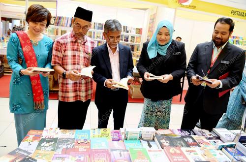NS01_19042019_PESTA_BUKU_BN201904176934