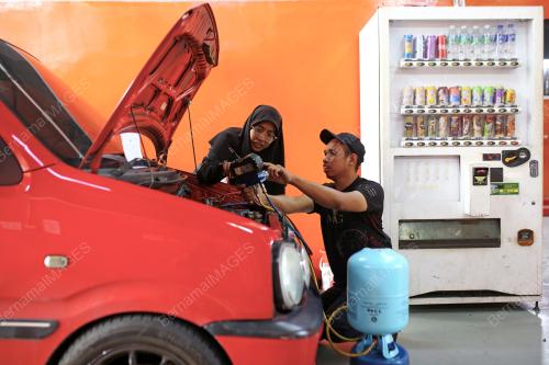 SERVIS KENDERAAN