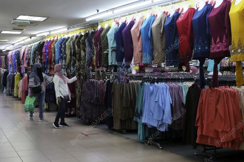 PERSIAPAN MASYARAKAT MENYAMBUT HARI RAYA AIDILFITRI